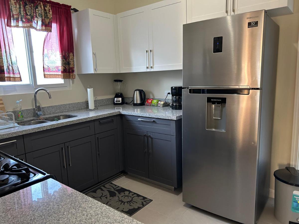 Seamist Villa @Oceanpointe Lucea Comfy 2Br W/Pool Gym & Parking Exterior photo