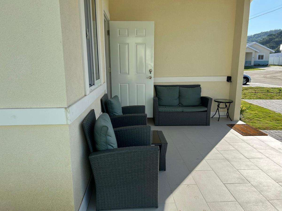 Seamist Villa @Oceanpointe Lucea Comfy 2Br W/Pool Gym & Parking Exterior photo